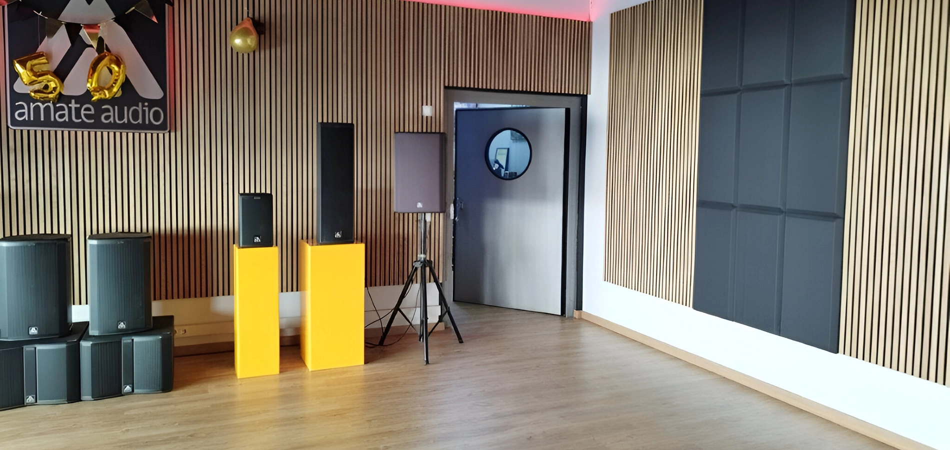 TC1 acoustic doors